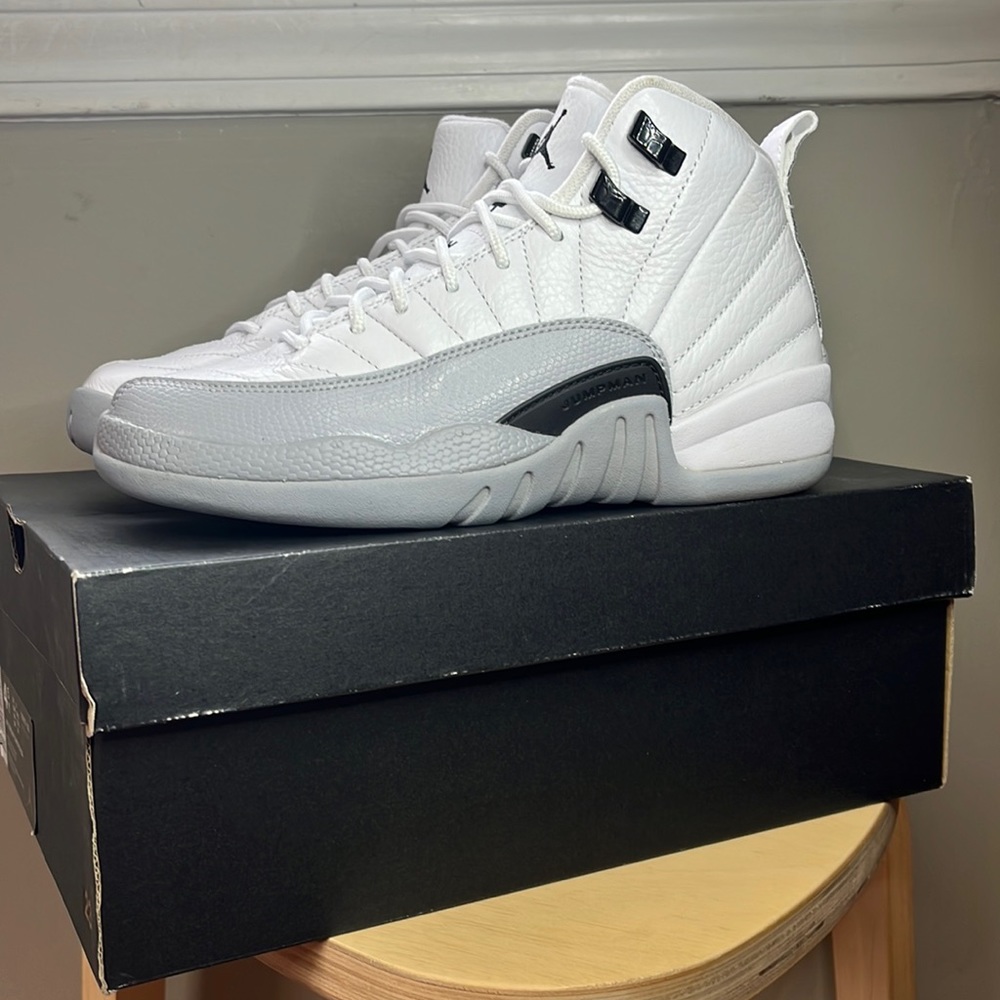 Nike air Jordan 12 Retro Barons GS Size 4.5 Like New